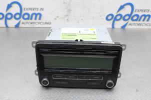 Usagé Radio/Lecteur CD Volkswagen Polo V (6R) 1.4 16V Prix € 50,00 Règlement à la marge proposé par Gebr Opdam B.V.