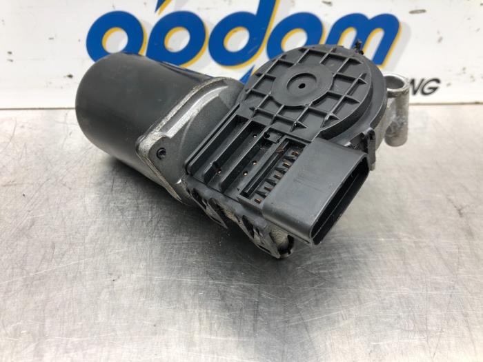 Front wiper motor from a Kia Picanto (TA) 1.0 12V 2015