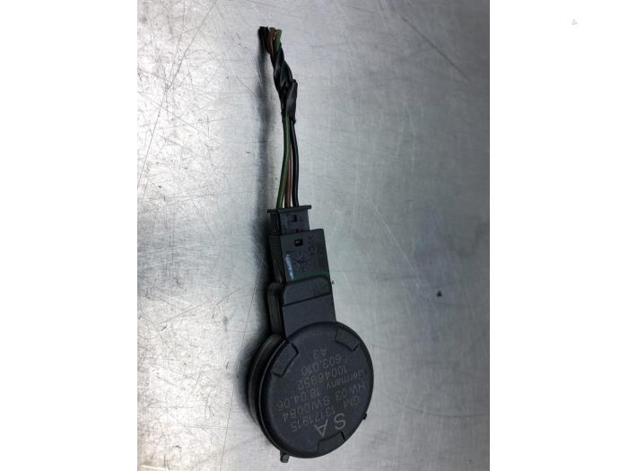 Begagnade Regnsensor Opel Zafira (M75) 2.2 16V Direct Ecotec Pris € 34,00 Marginaltabell erbjuds av Gebr Opdam B.V.