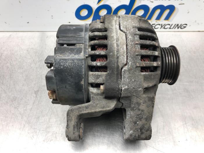 Usagé Dynamo Opel Corsa B (73/78/79) 1.0i 12V Prix € 30,00 Règlement à la marge proposé par Gebr Opdam B.V.