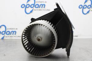 Usagé Moteur de ventilation chauffage Opel Movano 2.3 CDTi 16V FWD Prix € 75,00 Règlement à la marge proposé par Gebr Opdam B.V.