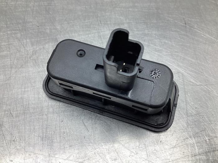 Tailgate switch from a Renault Megane 2010