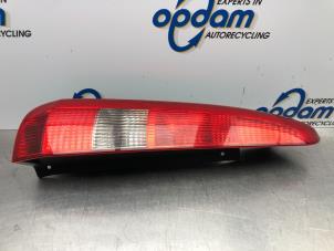 Używane Tylne swiatlo pozycyjne lewe Ford Fusion 1.4 TDCi Cena € 35,00 Procedura marży oferowane przez Gebr Opdam B.V.