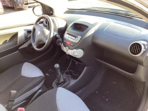 Usados Juego y módulo de airbag Peugeot 107 1.0 12V Precio € 395,00 Norma de margen ofrecido por Gebr Opdam B.V.