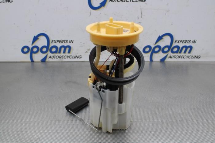 Usagé Pompe à carburant Volkswagen Caddy IV 2.0 TDI 102 Prix € 85,00 Règlement à la marge proposé par Gebr Opdam B.V.
