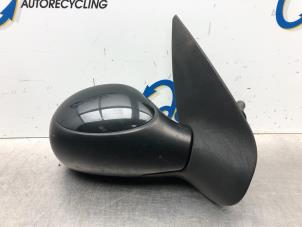 Used Wing mirror, right Peugeot 206 (2A/C/H/J/S) 1.4 XR,XS,XT,Gentry Price € 35,00 Margin scheme offered by Gebr Opdam B.V.