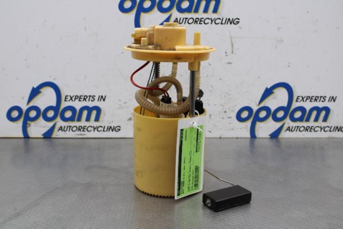 Usagé Pompe diesel Opel Corsa D 1.3 CDTi 16V ecoFLEX Prix € 42,00 Règlement à la marge proposé par Gebr Opdam B.V.