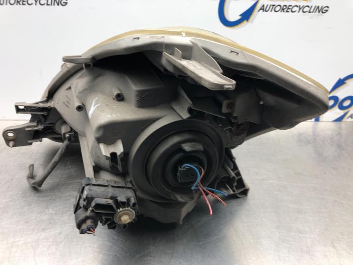 Headlight, right Daihatsu Sirion 2 1.0 12V DVVT 00000 DAIHATSU