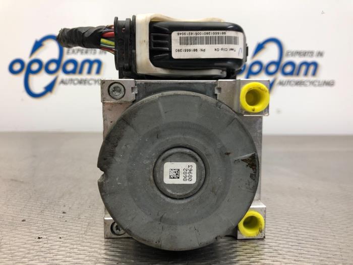 Begagnade ABS-pump Citroen C4 Cactus (0B/0P) 1.2 PureTech 82 12V Pris € 191,00 Marginaltabell erbjuds av Gebr Opdam B.V.