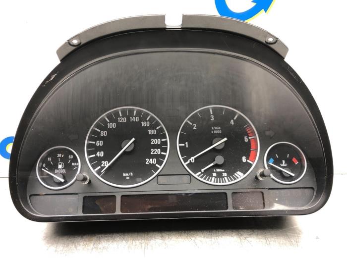 Odometer KM from a BMW 5 serie Touring (E39) 525d 24V 2004