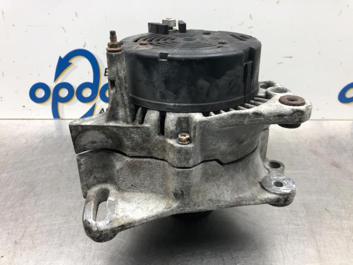 Begagnade Dynamo Seat Cordoba Vario (6K5) 1.6i Pris € 42,00 Marginaltabell erbjuds av Gebr Opdam B.V.