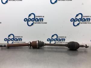 Used Front drive shaft, right Renault Clio III (BR/CR) 1.5 dCi FAP Price € 45,00 Margin scheme offered by Gebr Opdam B.V.