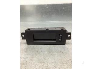 Innerdisplay från en Opel Tigra Twin Top 1.4 16V 2006