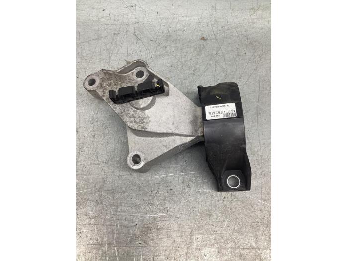 Used Engine mount Dacia Sandero II 0.9 TCE 90 12V Price € 26,00 Margin scheme offered by Gebr Opdam B.V.