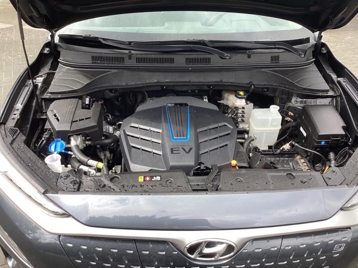 Engine from a Hyundai Kona (OS) 39 kWh 2019