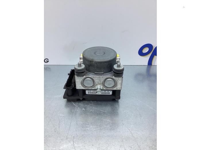 Usagé Pompe ABS Renault Clio III (BR/CR) 1.2 16V 75 Prix € 76,00 Règlement à la marge proposé par Gebr Opdam B.V.