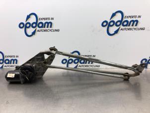 Usagé Moteur + mécanique essuie-glace Opel Omega B Caravan (21/22/23) 2.2 16V Prix € 50,00 Règlement à la marge proposé par Gebr Opdam B.V.