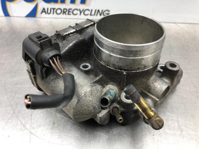 Throttle body Volkswagen Passat Variant 2.0 20V 06B133062H ALT BOSCH