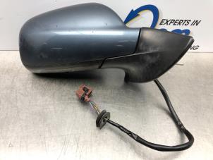 Used Wing mirror, right Peugeot 407 (6D) 2.2 16V Price € 75,00 Margin scheme offered by Gebr Opdam B.V.