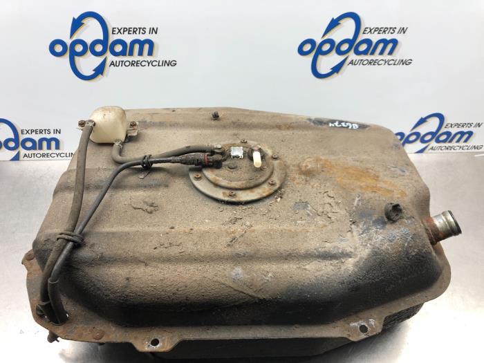 Tank from a Suzuki Ignis (FH) 1.3 16V 2002