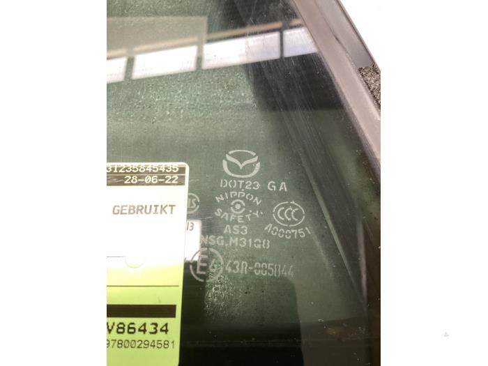 Trójkatna szyba lewy tyl z Mazda CX-5 (KE,GH) 2.0 SkyActiv-G 16V 4WD 2014