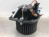 Heating and ventilation fan motor from a Mini Mini (R56), 2006 / 2013 1.4 16V One, Hatchback, Petrol, 1.397cc, 55kW (75pk), FWD, N12B14A, 2009-03 / 2010-03, ME31; ME32 2009