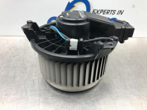 Used Heating and ventilation fan motor Toyota Yaris II (P9) 1.3 16V VVT-i Price € 25,00 Margin scheme offered by Gebr Opdam B.V.