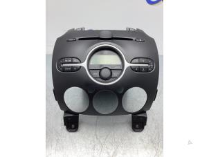 Used Radio CD player Mazda 2 (DE) 1.3 16V S-VT Price € 100,00 Margin scheme offered by Gebr Opdam B.V.