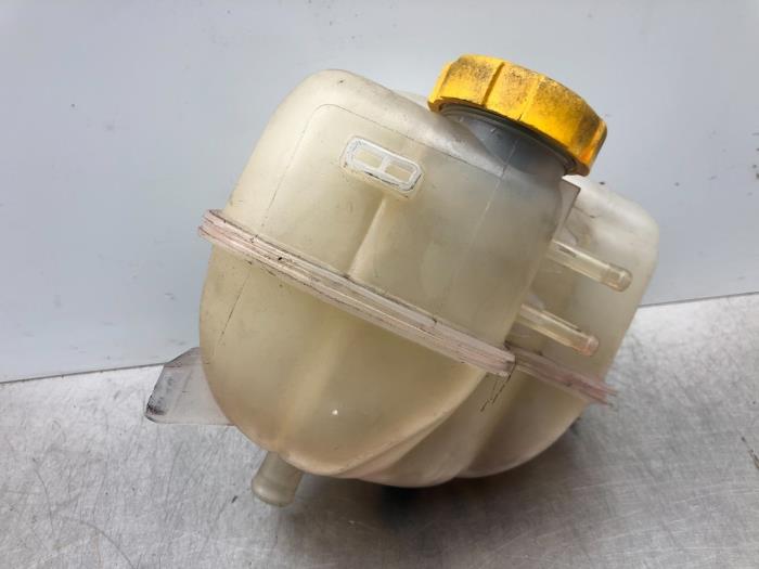 Expansion vessel from a Opel Vectra C 1.8 16V 2003