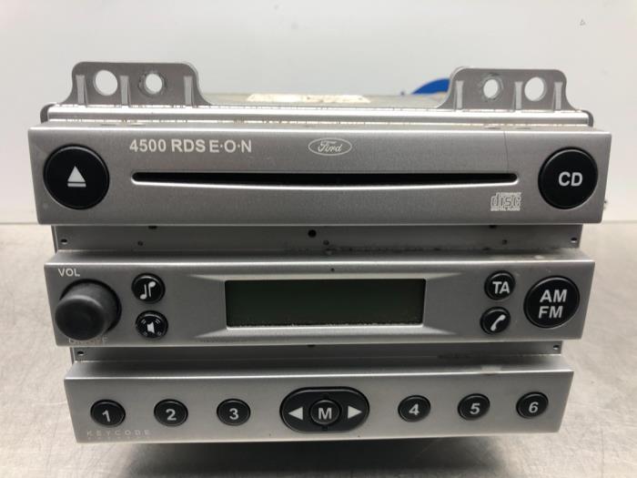 Reproductor de radio y CD (varios) de un Ford Fusion 1.4 16V 2004
