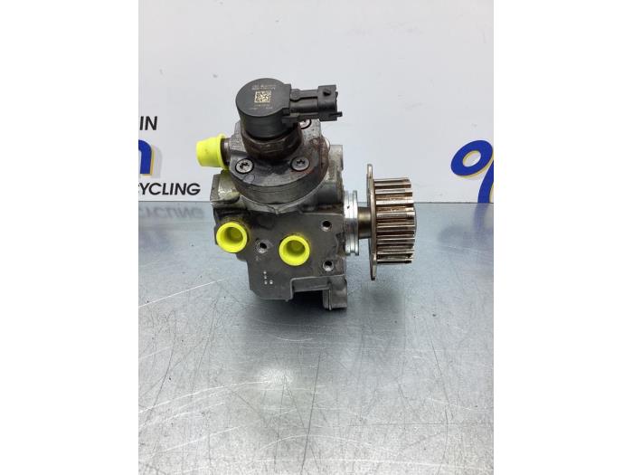 Diesel pump from a Ford Focus 4 Wagon 1.5 EcoBlue 120 2019