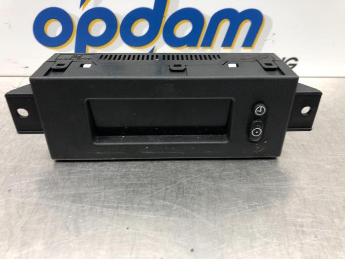 Begagnade Innerdisplay Opel Corsa D 1.2 16V Pris € 26,00 Marginaltabell erbjuds av Gebr Opdam B.V.