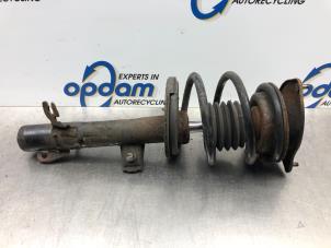 Used Front shock absorber rod, left Mini Mini Cooper S (R53) 1.6 16V Price € 50,00 Margin scheme offered by Gebr Opdam B.V.