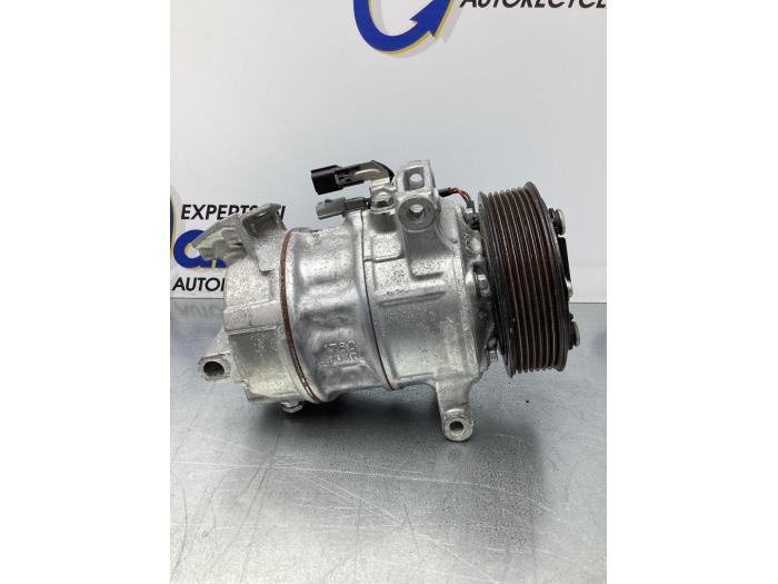 Air conditioning pump from a Renault Scénic IV (RFAJ) 1.2 TCE 115 16V 2017