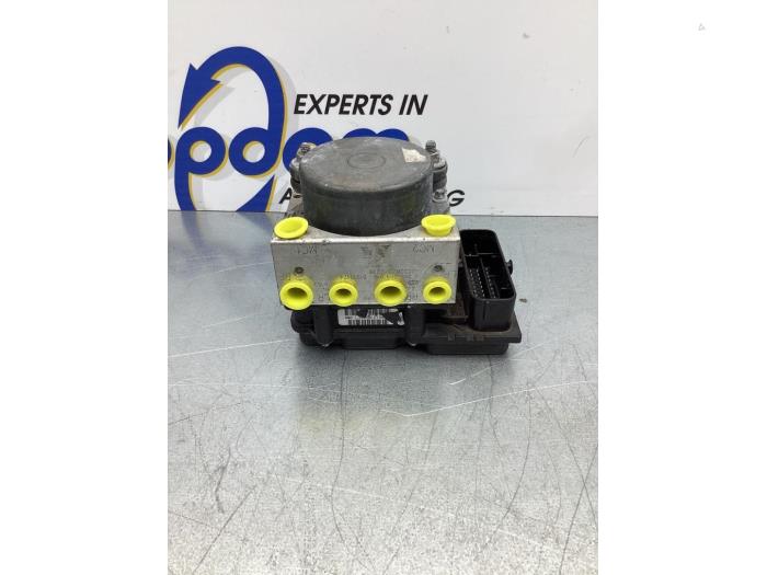 Usagé Bloc ABS Fiat Punto Evo (199) 1.3 JTD Multijet 85 16V Euro 5 Prix € 51,00 Règlement à la marge proposé par Gebr Opdam B.V.