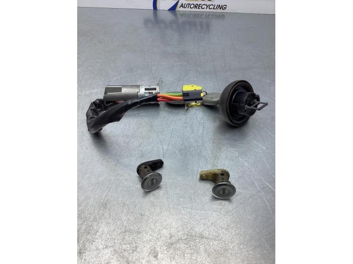 Set of locks from a Renault Twingo (C06) 1.2 2002