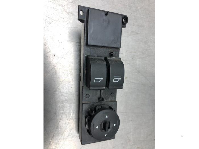 Usados Interruptor de ventanilla eléctrica Ford Focus 2 Wagon 1.6 16V Precio € 30,00 Norma de margen ofrecido por Gebr Opdam B.V.