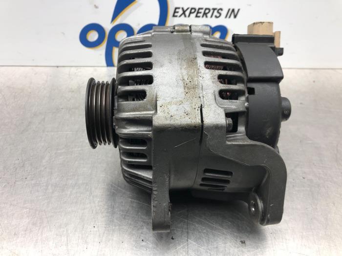 Begagnade Dynamo Nissan Micra (K12) 1.2 16V Pris € 42,00 Marginaltabell erbjuds av Gebr Opdam B.V.