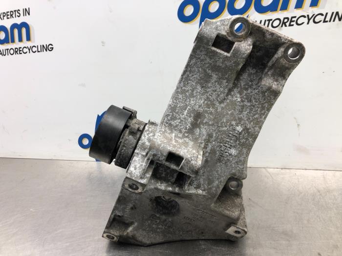 Used Alternator upper bracket Volkswagen Golf V (1K1) 1.4 16V Price € 42,00 Margin scheme offered by Gebr Opdam B.V.