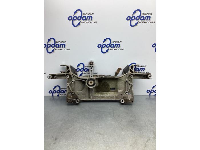 Subframe from a Audi A3 Cabriolet (8P7) 1.8 TFSI 16V 2011