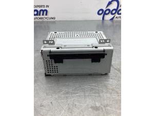 Gebrauchte Radio CD Spieler Ford Transit Courier 1.5 TDCi 95 Preis € 175,00 Margenregelung angeboten von Gebr Opdam B.V.