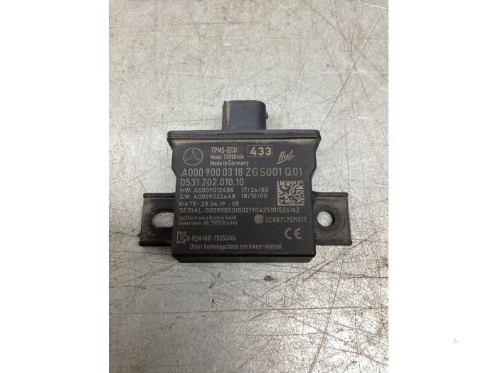 Tyre pressure module from a Mercedes-Benz Sprinter 5t (907.6) 314 CDI 2.1 D RWD 2019
