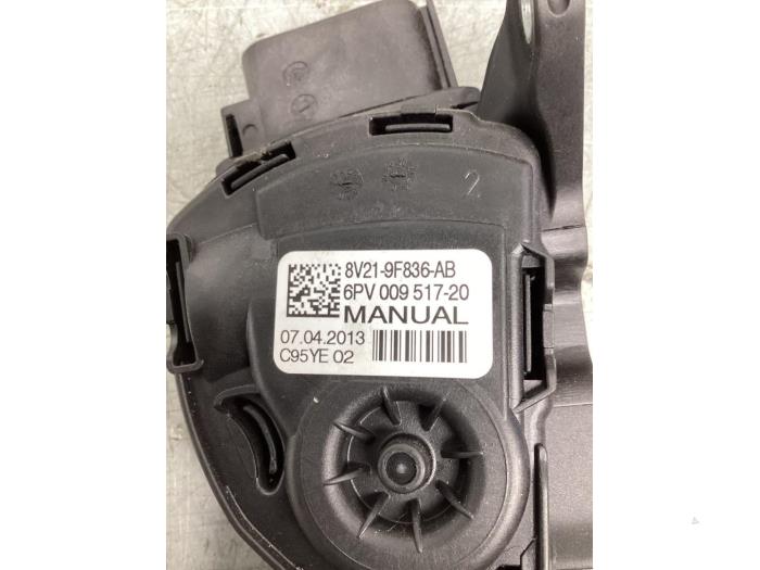 Gaspedalposition Sensor van een Ford Fiesta 6 (JA8) 1.0 Ti-VCT 12V 65 2013