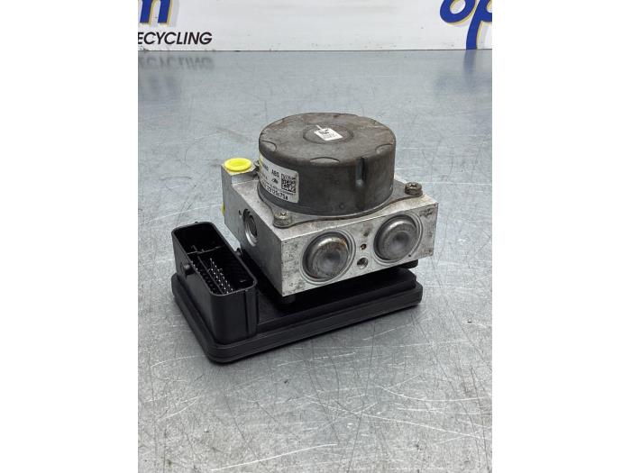 Bloc ABS d'un Citroën C3 (SC) 1.0 Vti 68 12V 2013