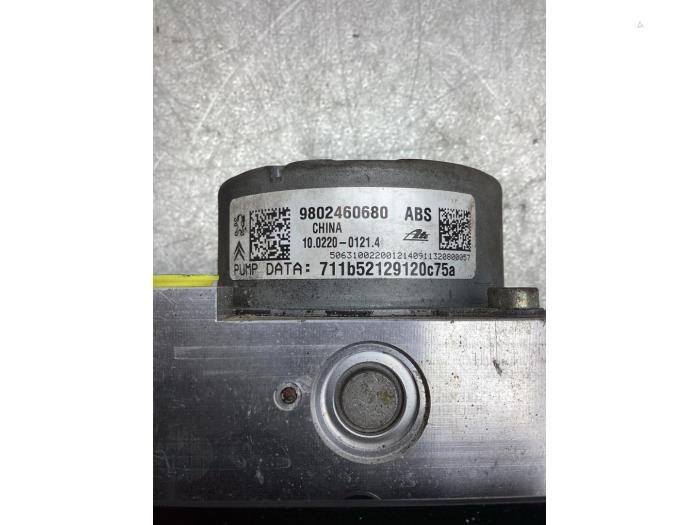 Bloc ABS d'un Citroën C3 (SC) 1.0 Vti 68 12V 2013
