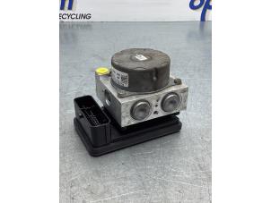 Bloc ABS d'un Citroën C3 (SC) 1.0 Vti 68 12V 2013