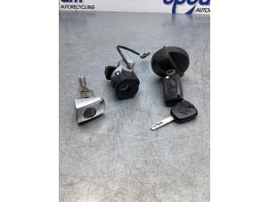 Gebrauchte Zündschloss + Schlüssel Citroen C3 (SC) 1.0 Vti 68 12V Preis € 60,00 Margenregelung angeboten von Gebr Opdam B.V.
