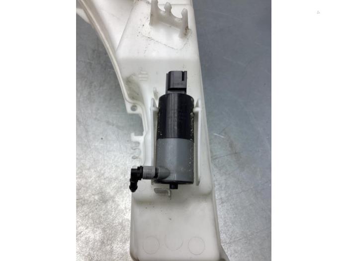 Front windscreen washer reservoir Volvo XC90 II 2.0 T8 16V Twin Engine