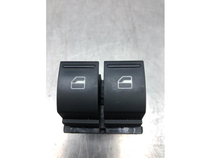 Usados Interruptor de ventanilla eléctrica Volkswagen Polo V (6R) 1.2 TDI 12V BlueMotion Precio € 25,00 Norma de margen ofrecido por Gebr Opdam B.V.
