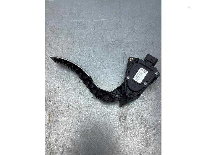 Begagnade Gaspedalsensor Renault Captur I (2R) 1.2 TCE 16V EDC Pris € 42,00 Marginaltabell erbjuds av Gebr Opdam B.V.